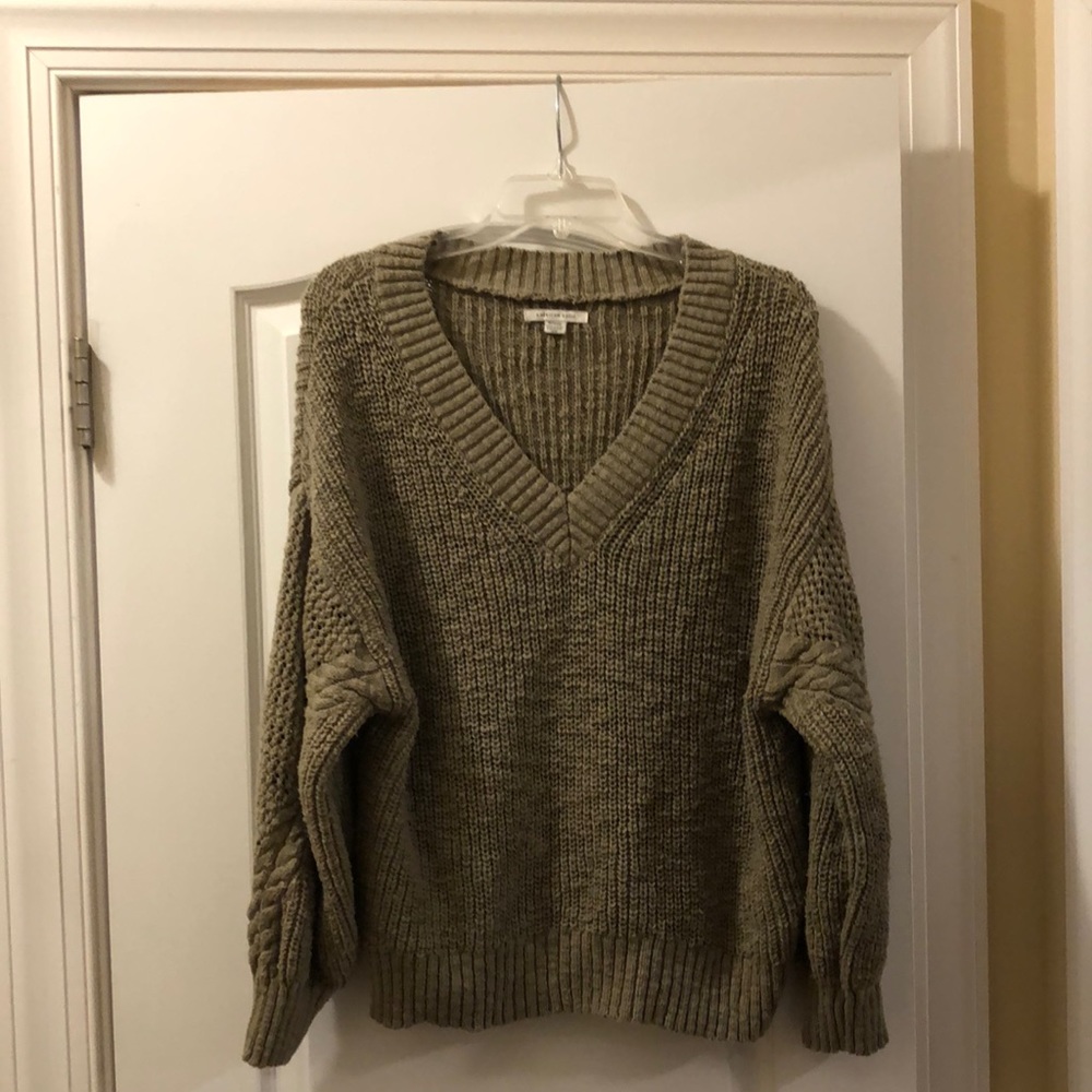 American Eagle sweater